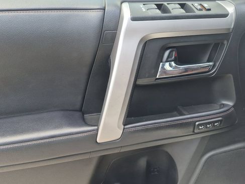 Used 2022 Toyota 4Runner Limited RWD image 11
