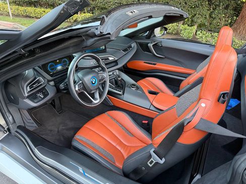 Used 2019 BMW i8 Roadster image 18