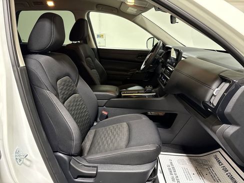 Used 2024 Nissan Pathfinder SV image 21