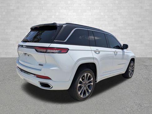 Used 2024 Jeep Grand Cherokee Overland w/ Adv Protech Group III AWD/4WD image 2
