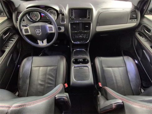 Used 2014 Dodge Grand Caravan R/T image 25