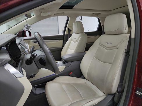 Used 2018 Cadillac XT5 Luxury w/ Driver Awareness Package image 25