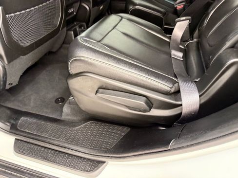 Used 2024 Jeep Grand Cherokee L Limited w/ Luxury Tech Group II image 16