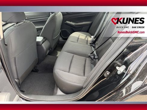 Used 2025 Nissan Altima 2.5 SV FWD image 12