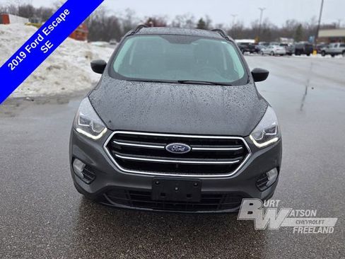 Used 2019 Ford Escape SE image 3