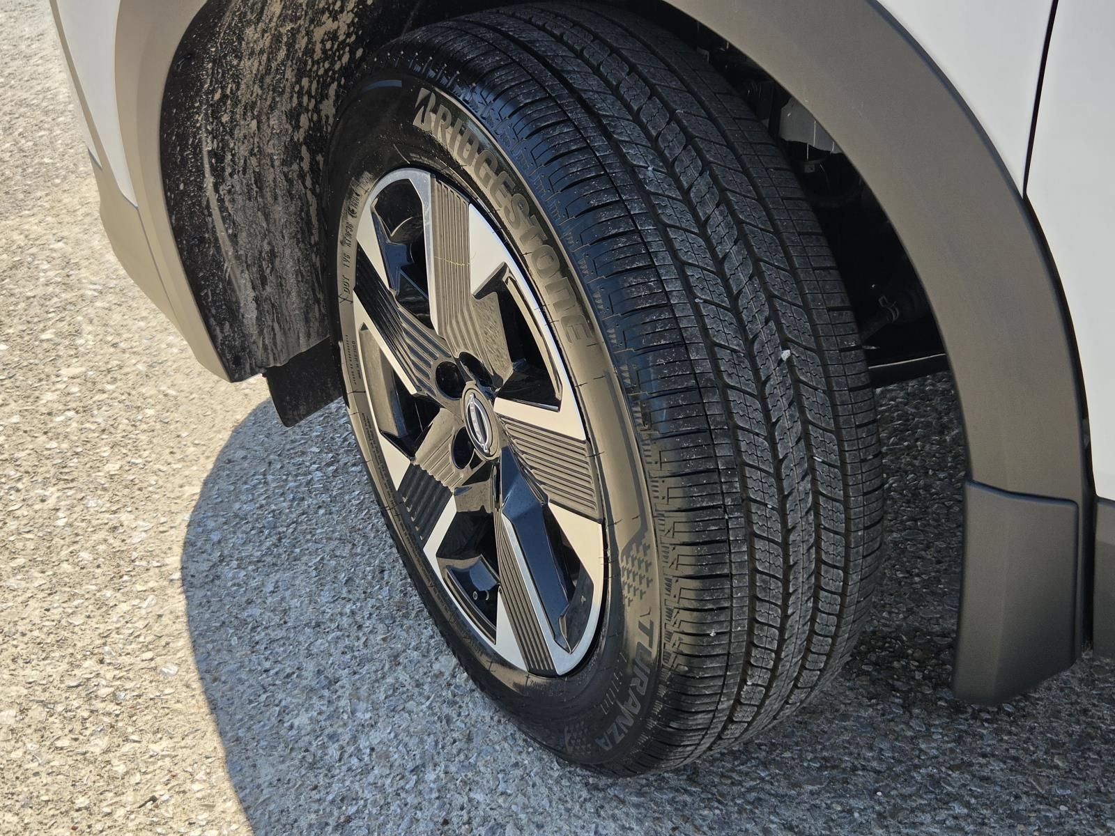 New 2027 Nissan Kicks SV w/ SV Premium Package AWD/4WD image 9