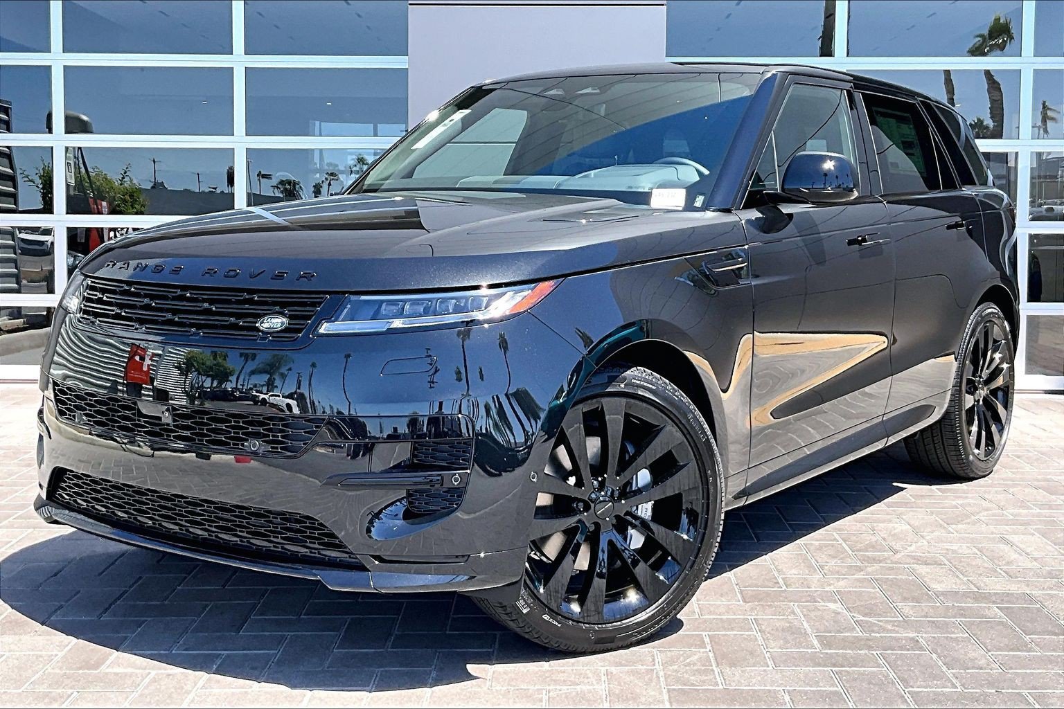 New 2027 Land Rover Range Rover Sport Dynamic SE AWD/4WD image 1