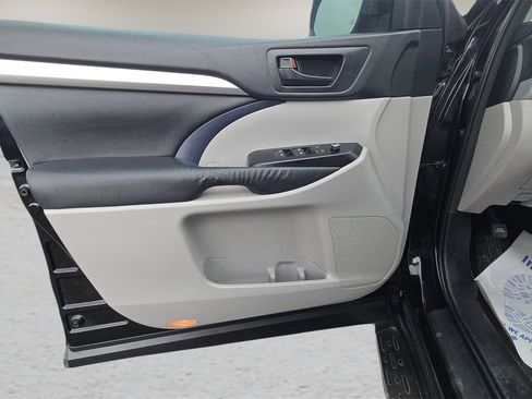 Used 2015 Toyota Highlander Plus image 34