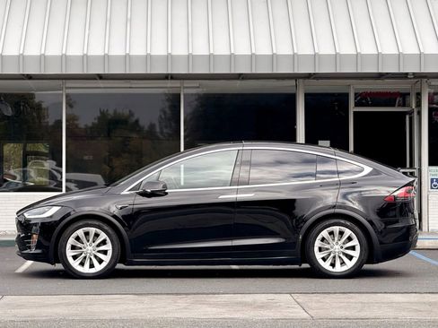 Used 2018 Tesla Model X 100D image 6