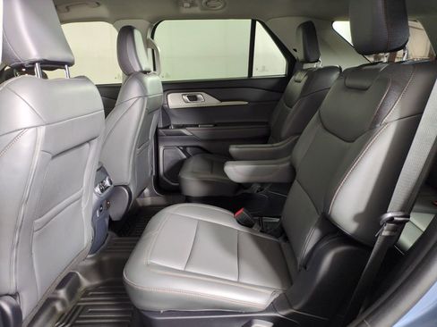 Used 2025 Ford Explorer Active w/ Active Comfort Package image 28