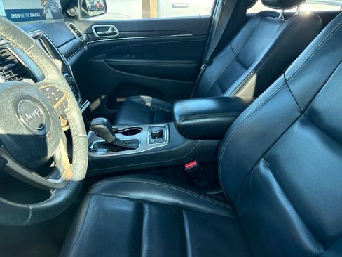Used 2017 Jeep Grand Cherokee Limited AWD/4WD image 11