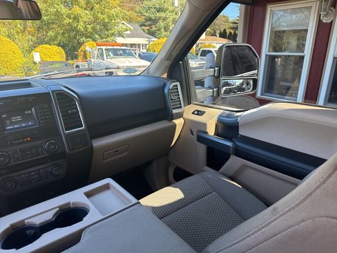 Used 2016 Ford F150 XLT w/ XTR Package image 13