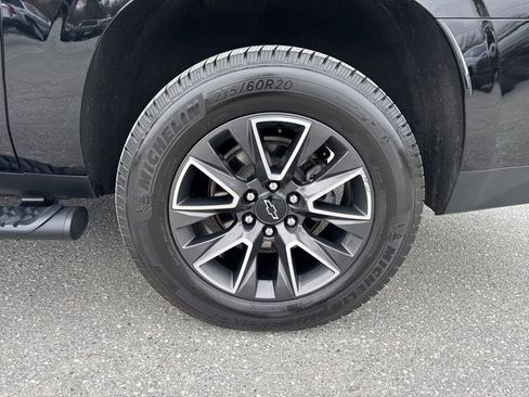 Used 2021 Chevrolet Suburban Z71 image 34