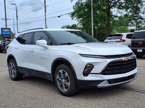Used 2023 Chevrolet Blazer LT FWD image 3