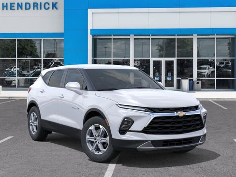 New 2025 Chevrolet Blazer LT w/ Driver Confidence Package image 9