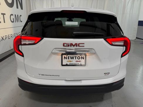 Used 2023 GMC Terrain SLE FWD image 33