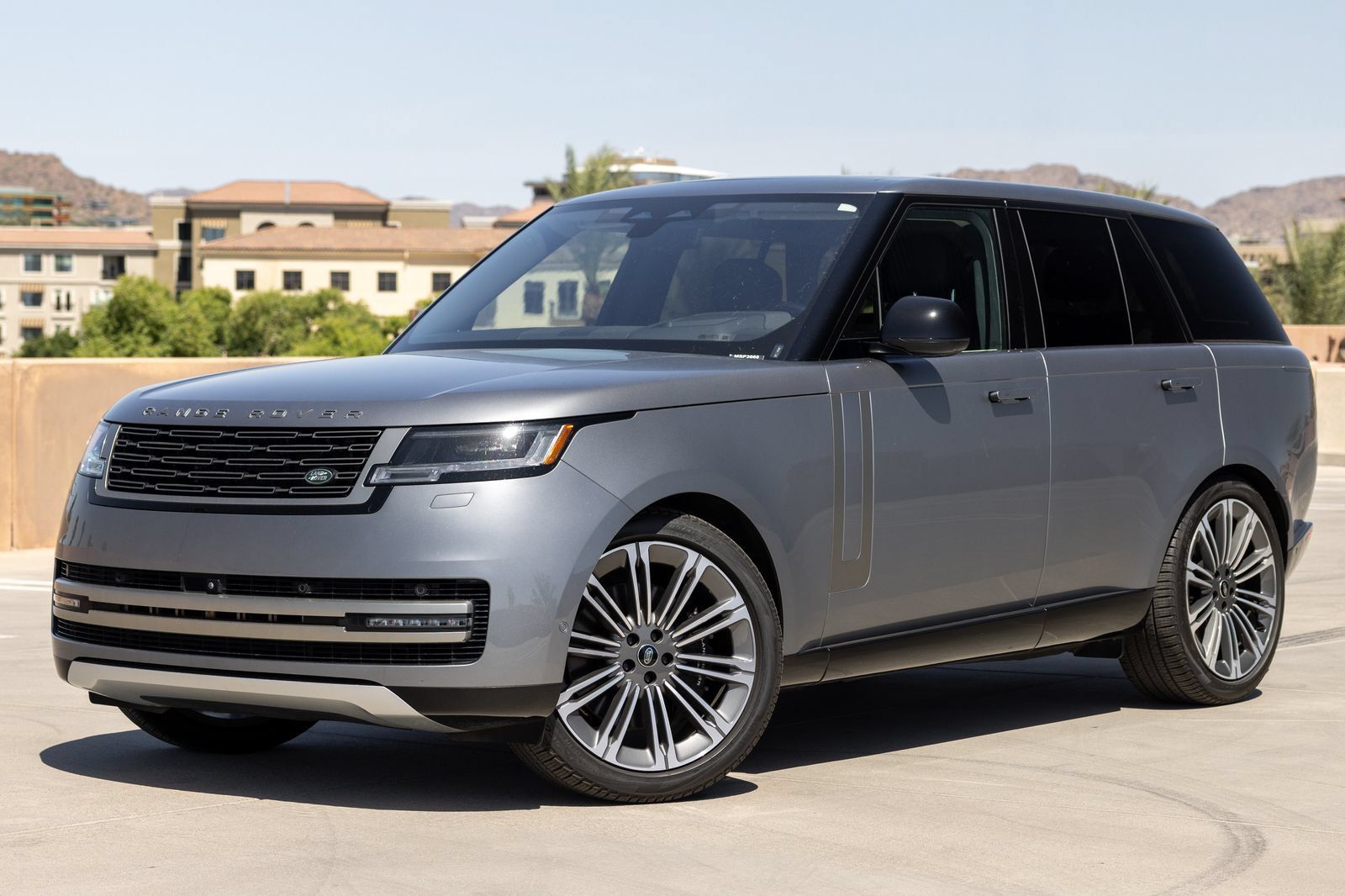 Used 2023 Land Rover Range Rover SE AWD/4WD image 2