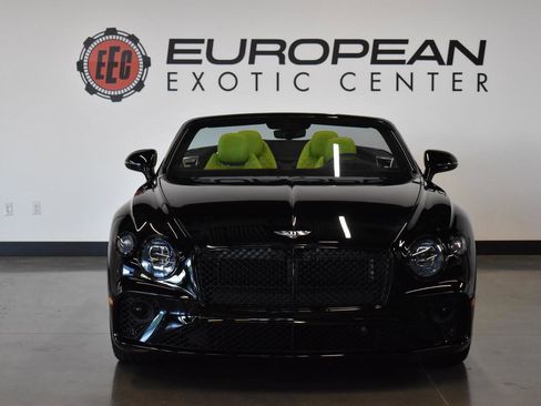 Used 2021 Bentley Continental GT image 4