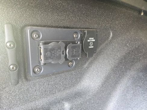 Used 2024 RAM 3500 Limited AWD/4WD image 5