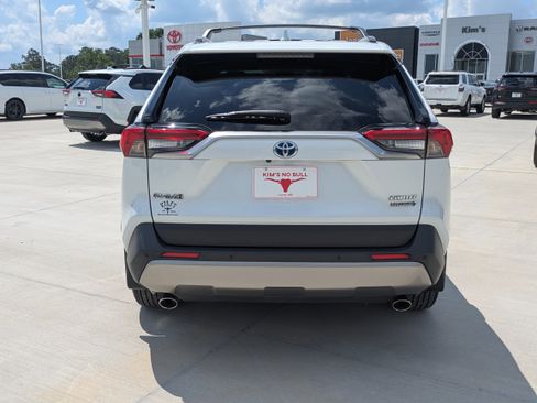 Used 2023 Toyota RAV4 Limited AWD/4WD image 4