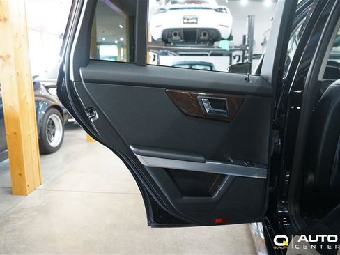 Used 2010 Mercedes-Benz GLK 350 4MATIC image 19