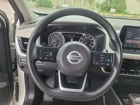 Used 2021 Nissan Rogue SV FWD image 22