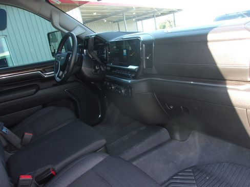 Used 2024 Chevrolet Silverado 2500 LT AWD/4WD image 12