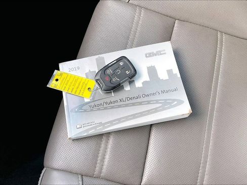 Used 2019 GMC Yukon Denali image 11