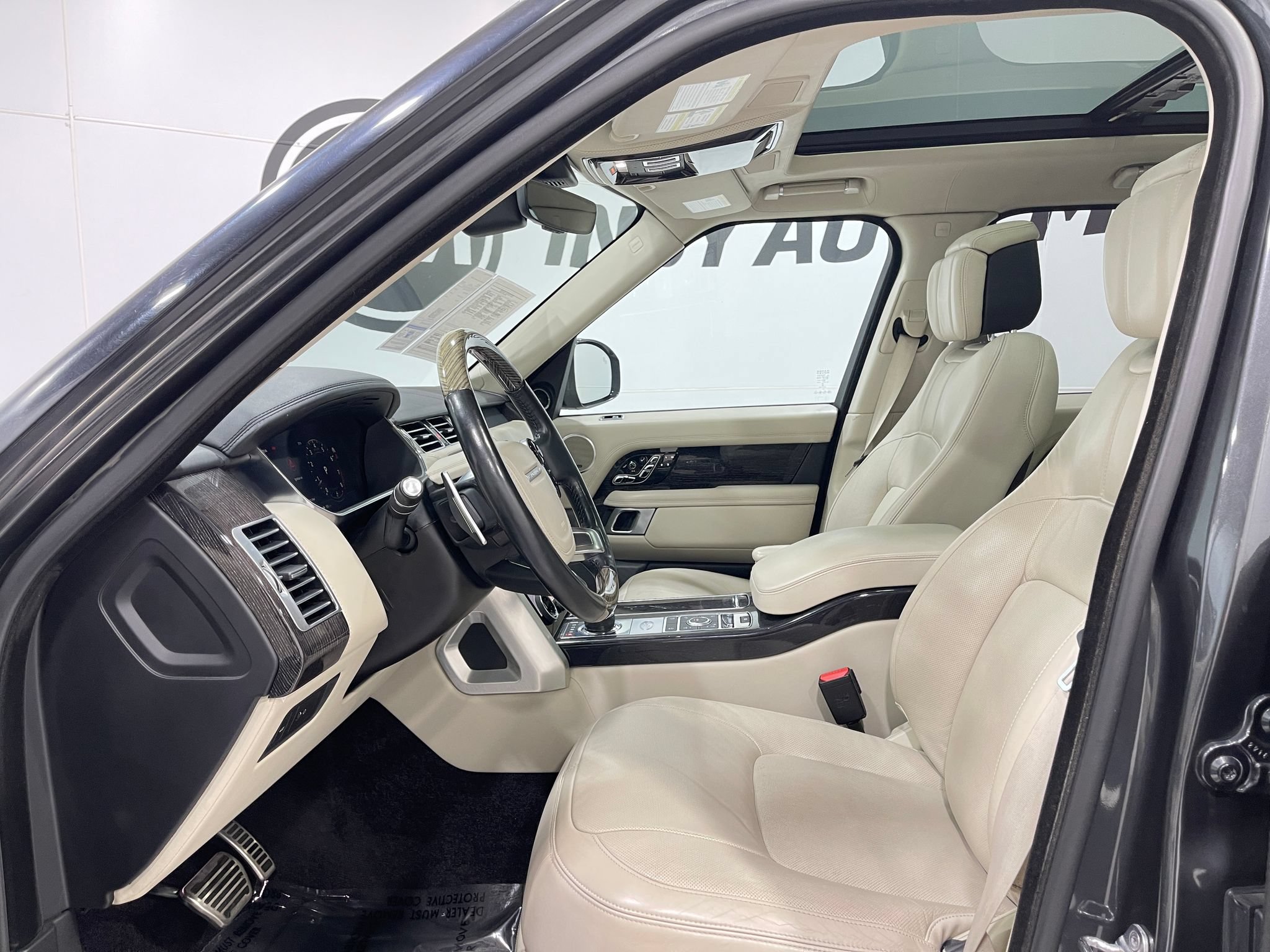 Used 2019 Land Rover Range Rover Autobiography AWD/4WD image 13