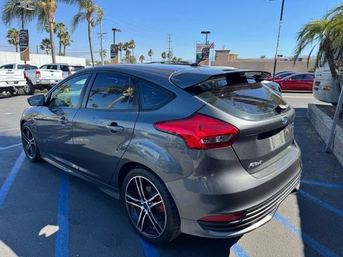 Used 2017 Ford Focus ST image 6
