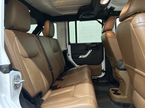 Used 2013 Jeep Wrangler Unlimited Sahara w/ Trailer Tow Group image 9