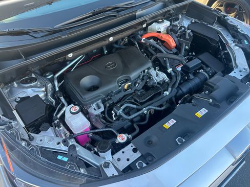 Used 2021 Toyota RAV4 XLE Premium image 32