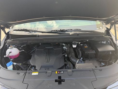 Used 2026 Kia Carnival FWD image 30