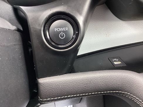 Used 2025 Toyota Sienna LE image 21