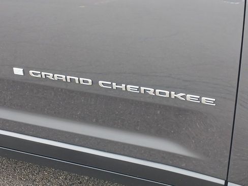 Used 2022 Jeep Grand Cherokee L Limited image 30