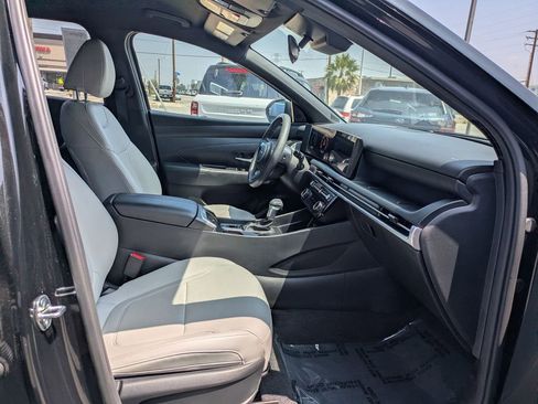Used 2025 Hyundai Santa Cruz SEL AWD/4WD image 37