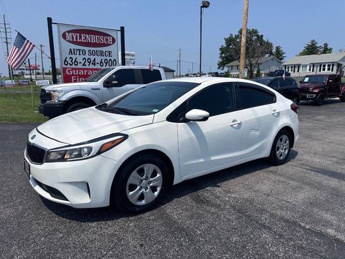 Used 2017 Kia Forte LX FWD image 2