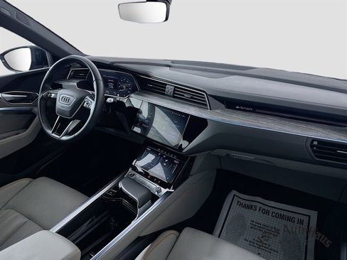 Used 2022 Audi e-tron Chronos w/ Chronos Package image 31