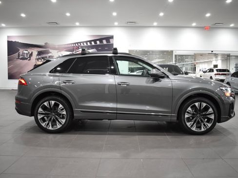 Used 2025 Audi Q8 Premium Plus w/ Premium Plus Package image 12