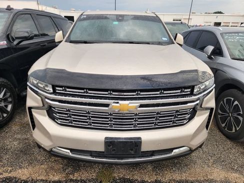 Used 2022 Chevrolet Tahoe LT w/ Luxury Package RWD image 2
