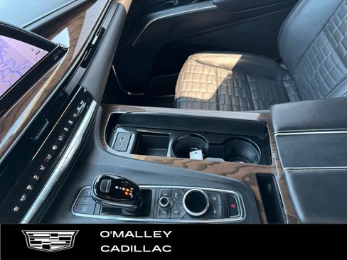 Certified 2023 Cadillac Escalade Sport Platinum w/ LPO, ONYX Package AWD/4WD image 22