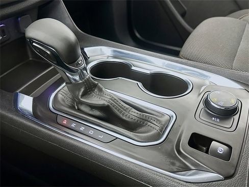 Used 2018 Chevrolet Traverse LT image 27