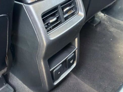 Certified 2019 Ford Edge Titanium FWD image 17