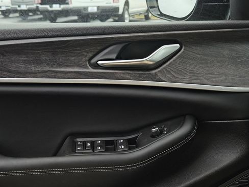 New 2026 Jeep Grand Cherokee Altitude RWD image 25