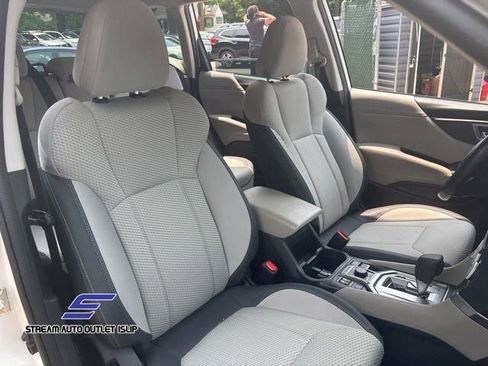 Used 2022 Subaru Forester Premium image 14