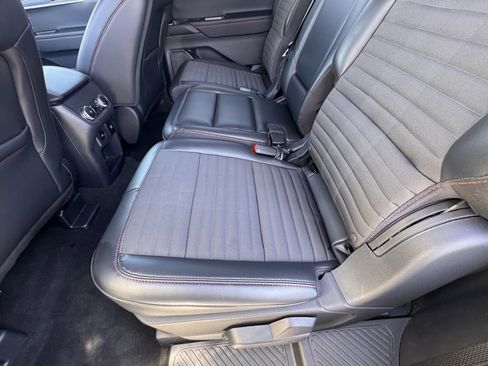 Used 2025 Ford Explorer ST-Line w/ Premium Package image 30