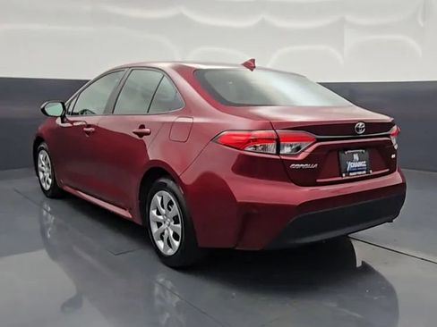 Used 2025 Toyota Corolla LE FWD image 5