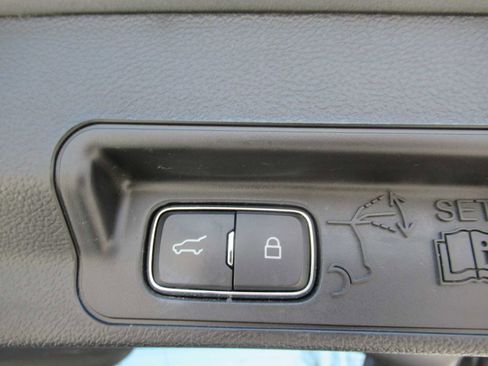 Used 2023 Ford Explorer XLT w/ Equipment Group 202A AWD/4WD image 19