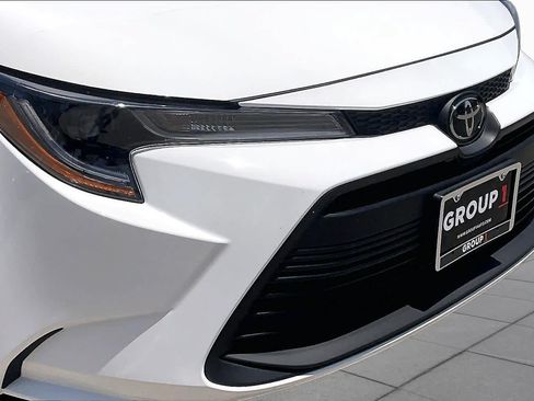 Used 2025 Toyota Corolla LE w/ LE Premium Package FWD image 28