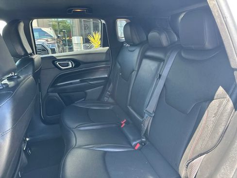 Used 2025 Jeep Compass Trailhawk AWD/4WD image 15